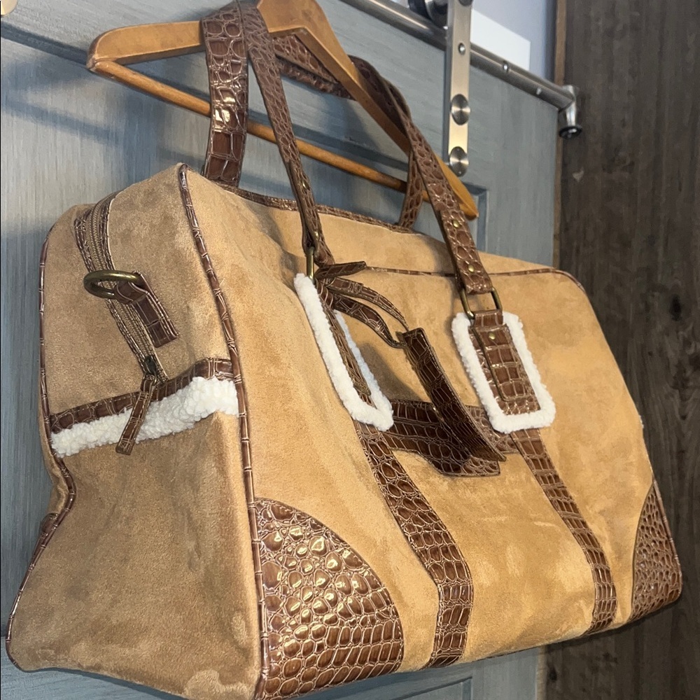 Bath & Body Works Sherpa & Faux Suede Weekender Bag - Picture 3 of 13